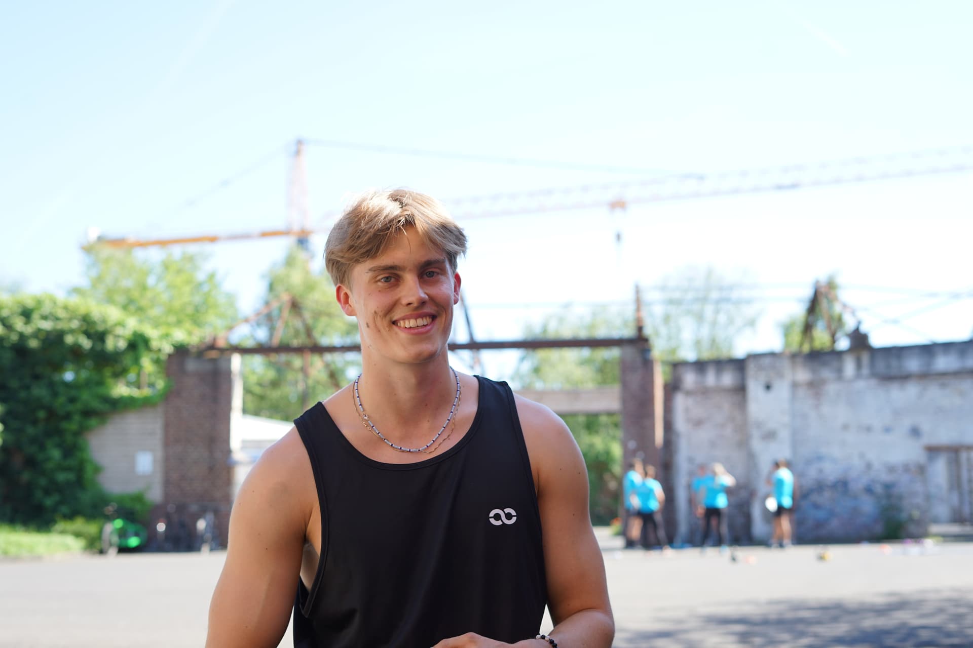 Fitness Trainer Levin im Skigebiet