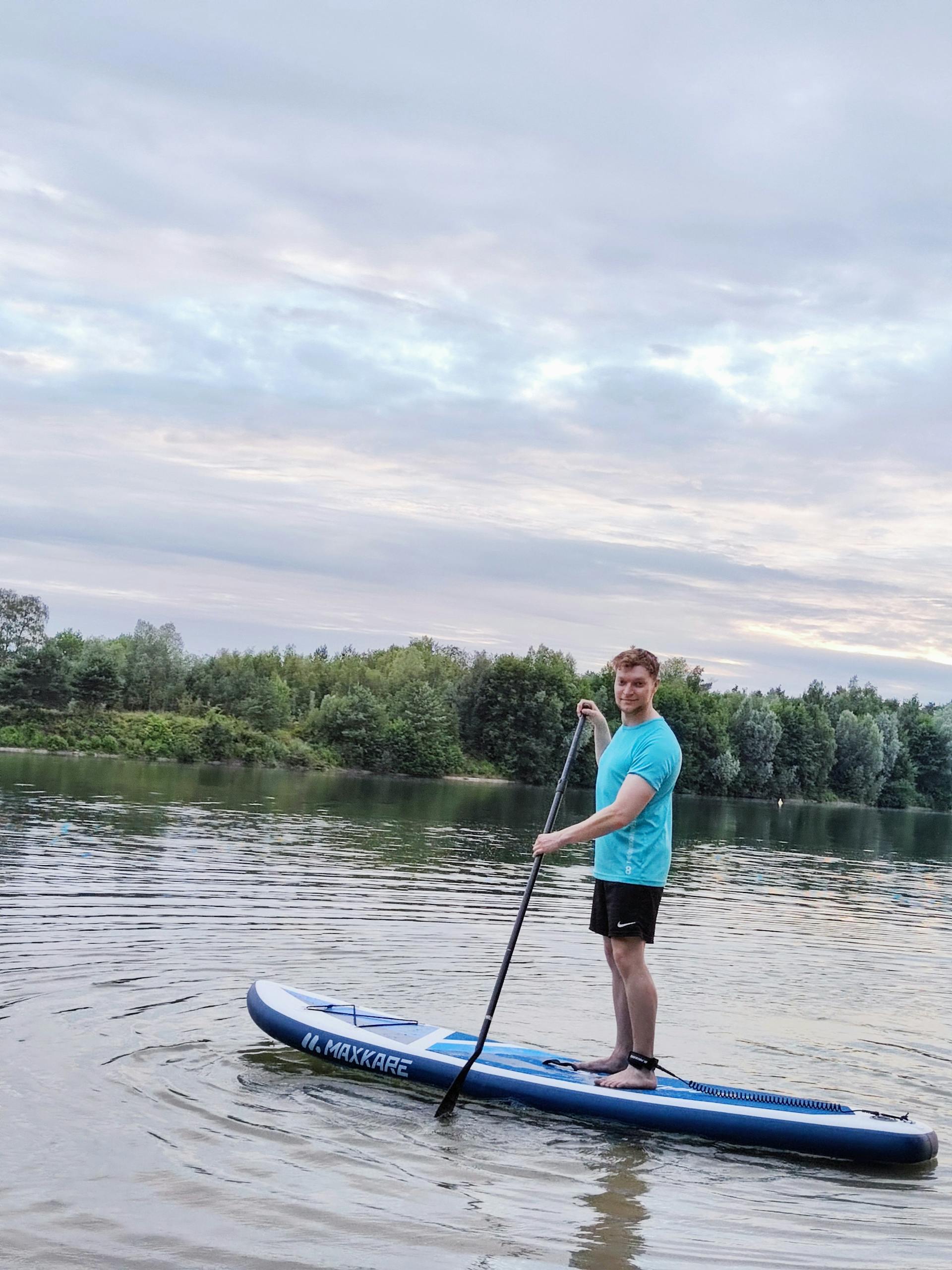 Personal Trainer Serge beim Stand Up Paddling