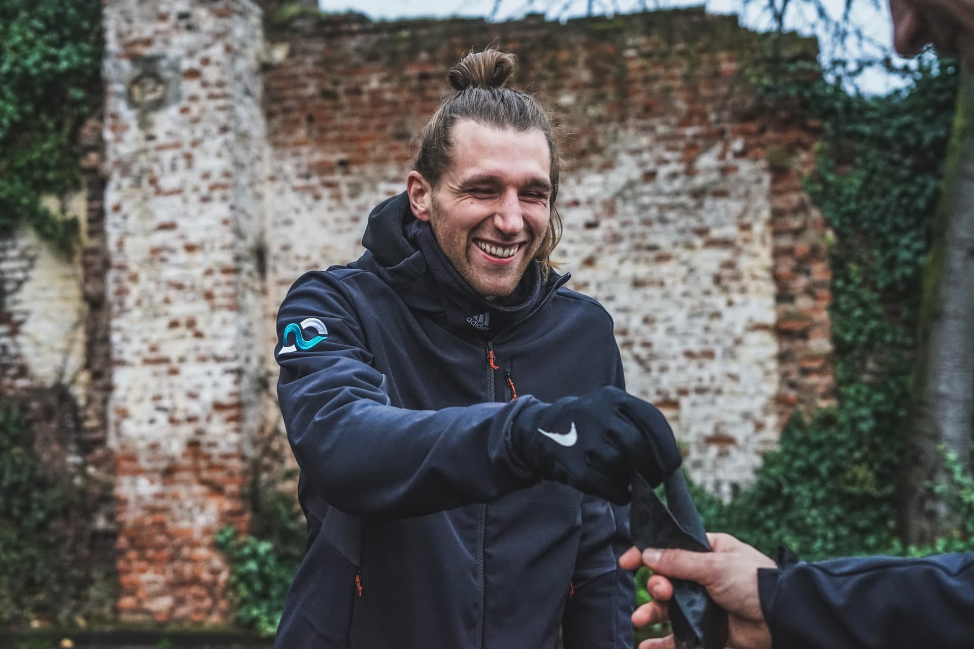 Personal Trainer Fabian Scheidweiler aus Köln lächelt