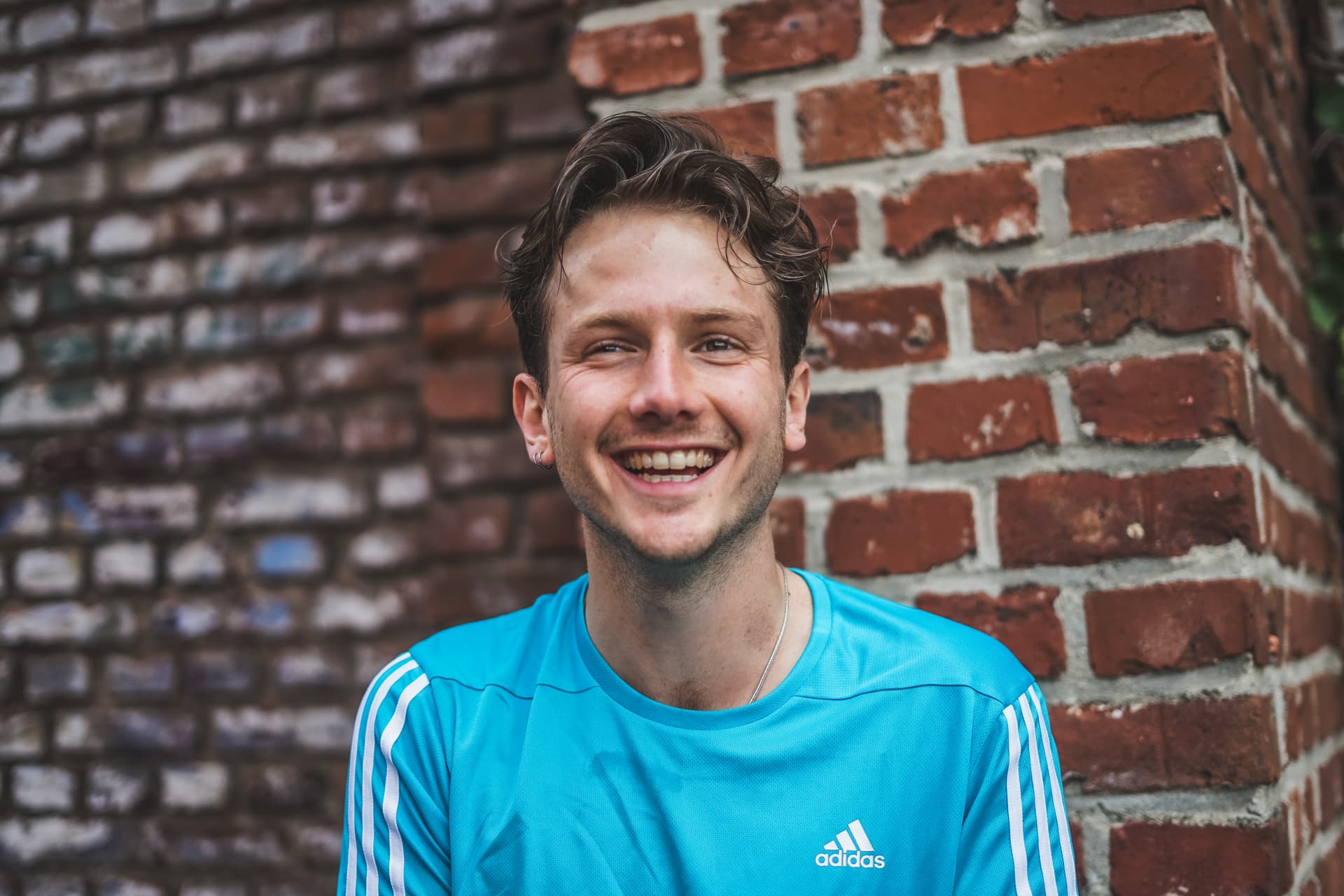 Personal Trainer Yannik Soest aus Köln lächelt