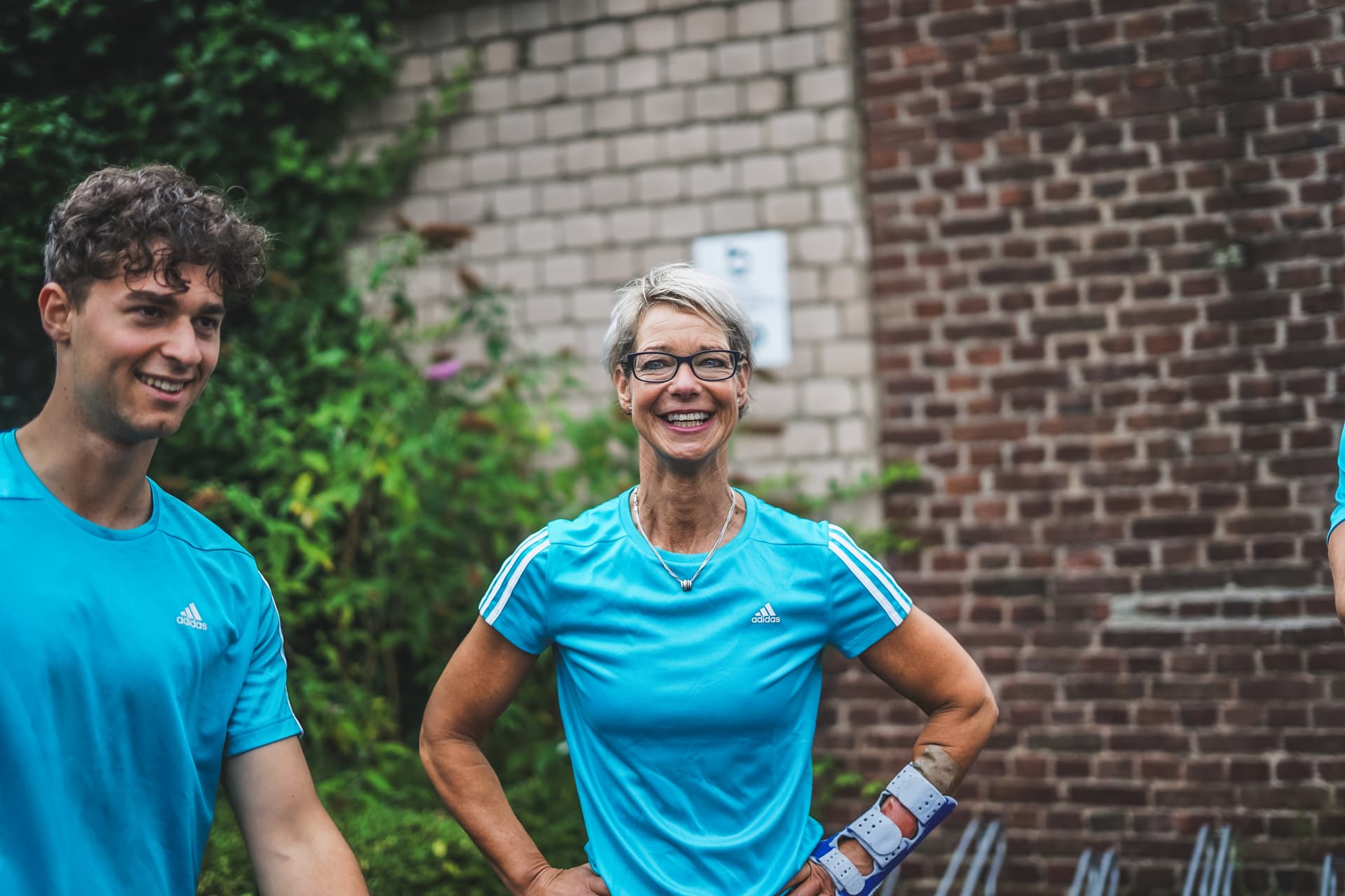 Fitness Trainerin Daniela-Yvonne Hering aus Kiel lächelt in die Kamera