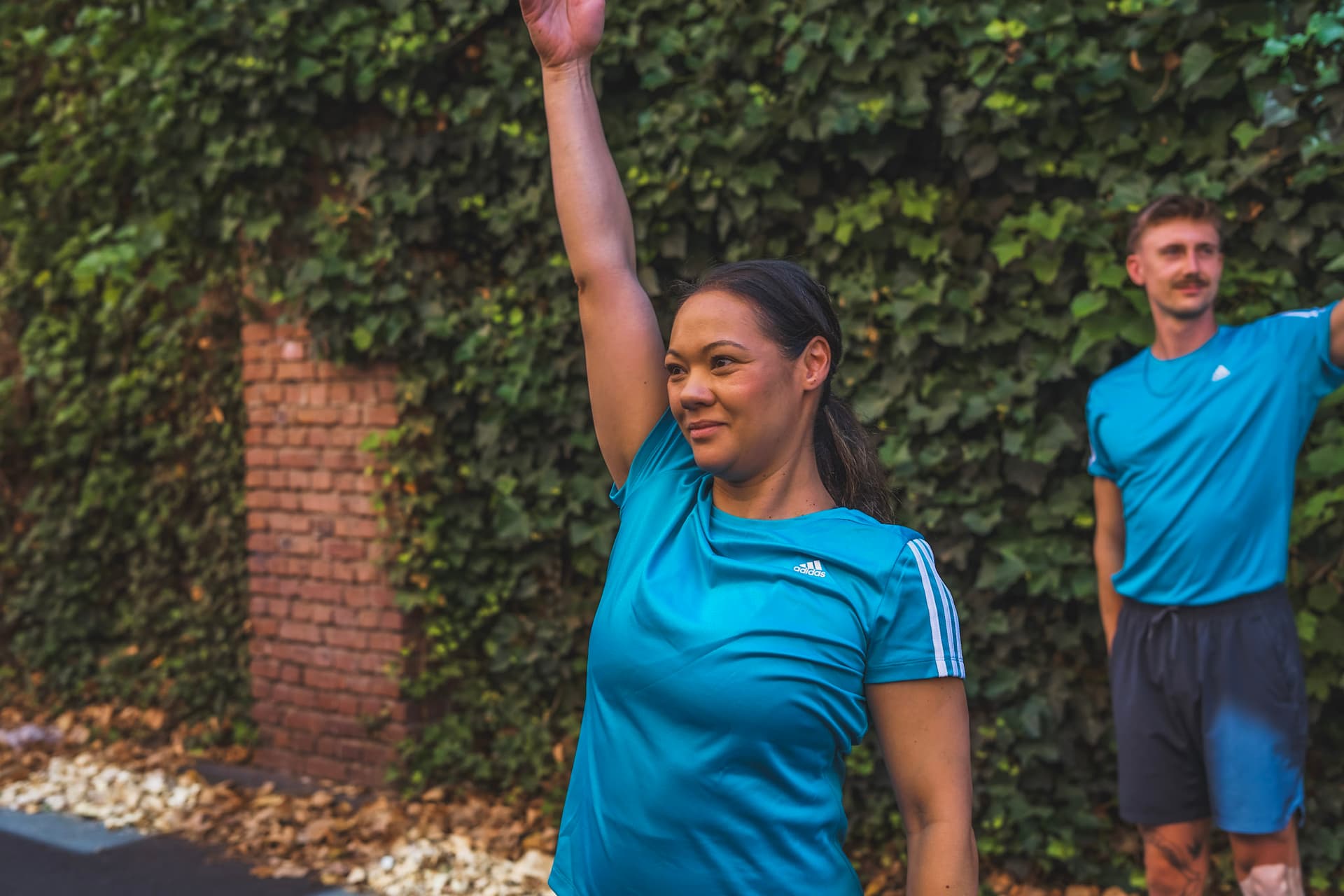 Outdoor Coach Sandra beim Aufwärmen