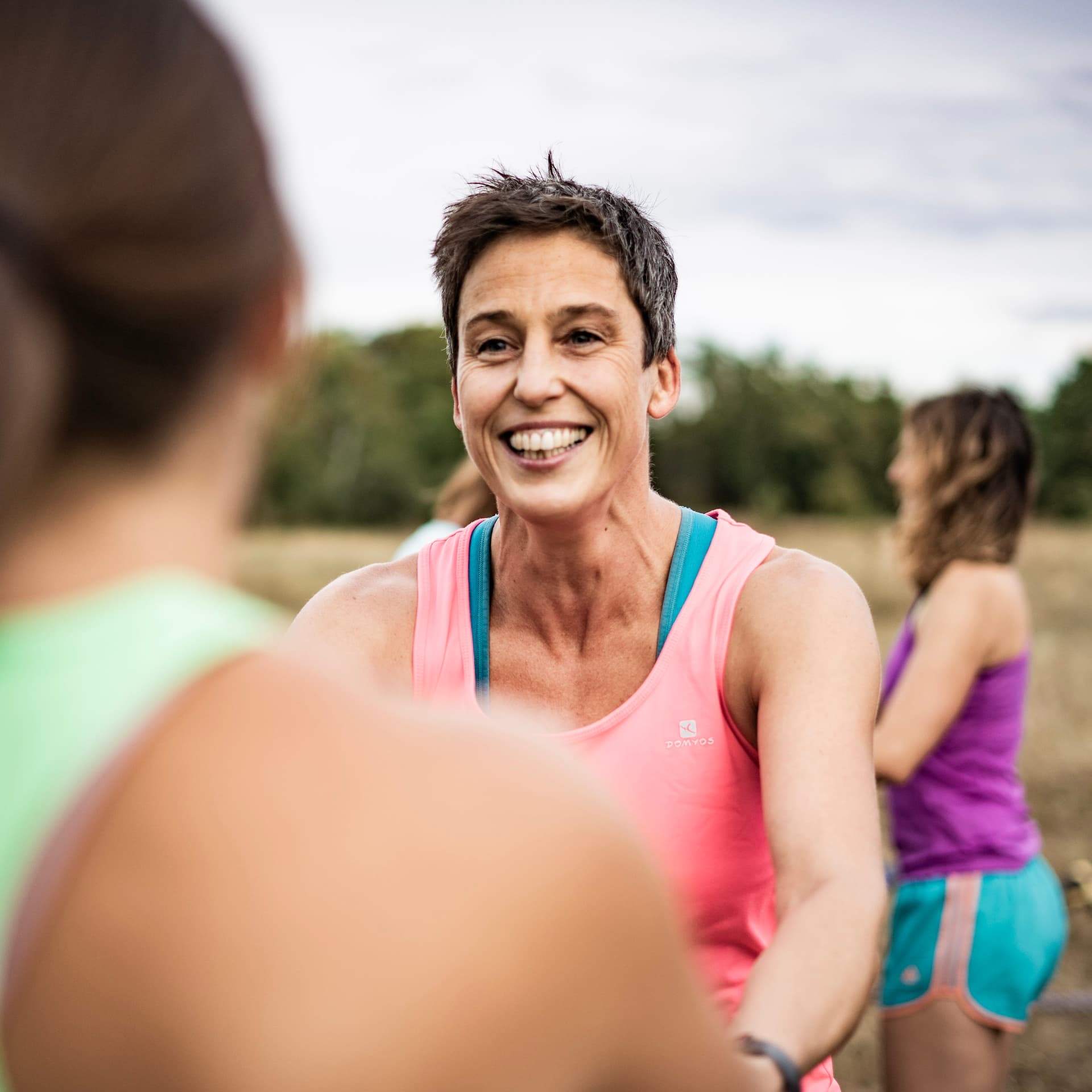 Frau die im Original Bootcamp trainiert